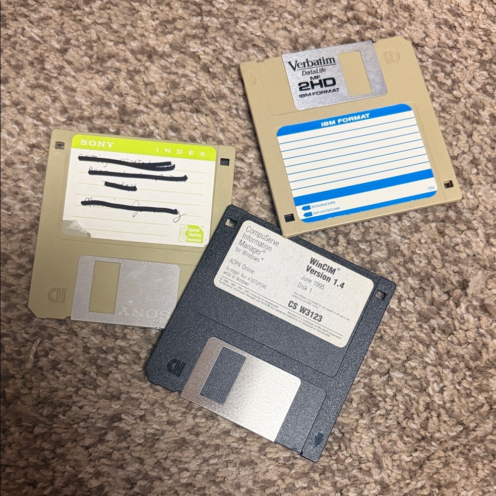 Vintage Floppy Disk Set - Beige and Black